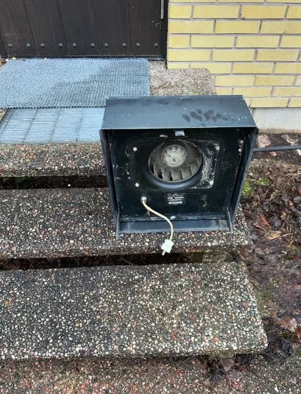 Byte av takfläkt på en fastighet efter anmärkning i OVK-protokollet